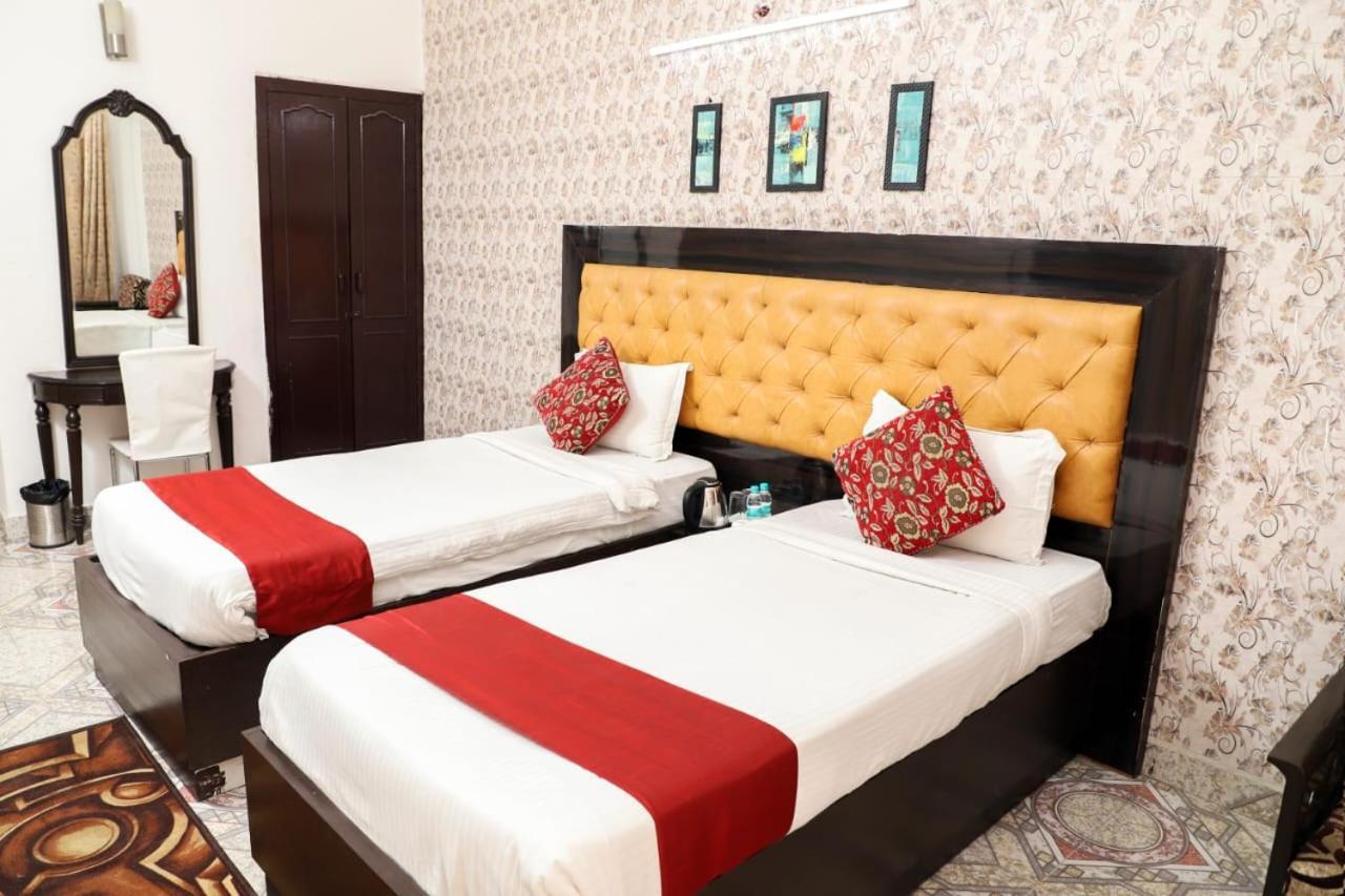 Hotel Aarkay Palace Badarpur Exterior photo