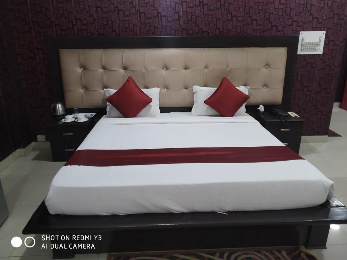 Hotel Aarkay Palace Badarpur Exterior photo